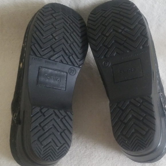 Sanita Felt Floral Tapestry Clogs - Picture 9 of 12